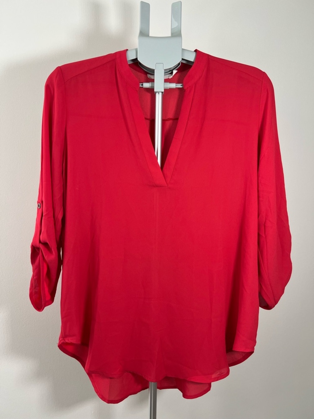 Lush Coral V-Neck Summer Minimalist Chic Roll-Tab Blouse Women's Medium